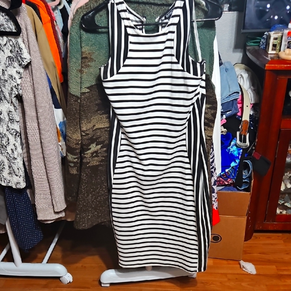 Buffalo David Bitton Black and White Sheath Midi Dress preloved